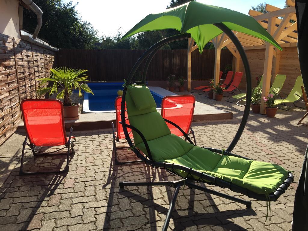 Naphaz Panzio Bed & Breakfast ทิสซาฟือแรด ภายนอก รูปภาพ
